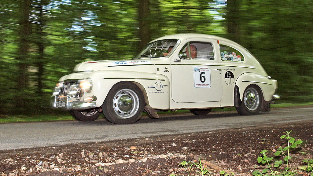 Løbsleder Hans Oluf Nielsen kører selv pålidelighedsrally med vennen Benny Koch i Volvo PV 544 Sport (1966)
(Foto: Kirketerp)